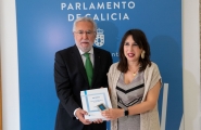 Lorenzana entrega en el Parlamento el informe anual de violencia de género de 2022