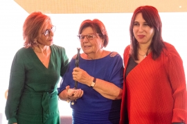  Lorenzana destaca en la entrega del premio Executivas el largo listado de mujeres referentes gallegas que cambiaron la historia de la Comunidad