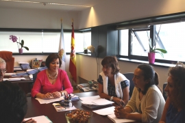 Encuentro de la secretaria general de la igualdad con el alcalde de Valga, José Bello Maneiro, y técnicas del CIM del municipio
