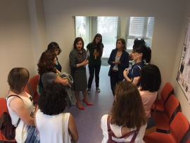 A secretaria xeral da Igualdade, Susana López Abella, acompañou hoxe a representantes do Colexio de Educadoras e Educadores Sociais de Galicia (CEESG) durante a súa visita ao Centro de Recuperación Integral para mulleres que sofren violencia de Xénero