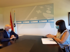 A nova conselleira de Emprego e Igualdade inicia os contactos cos axentes sociais galegos