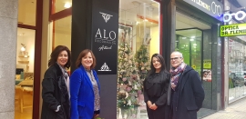 A secretaria xeral da Igualdade, Susana López Abella, visitou esta mañá a empresa ourensá Aló Decoración, que contou cunha axuda do Programa Emega